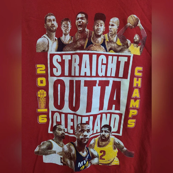 Cavaliers RStraight Outta Cleveland TShirt 2016 NBA Champs LeBron James, Red, M - Picture 3 of 3